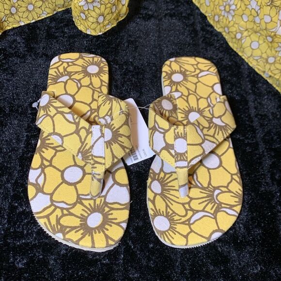Women's Yellow Daisy Cotton Kaftan Swimsuit Cover Up & Matching Flip Flops NWT - Picture 3 of 16